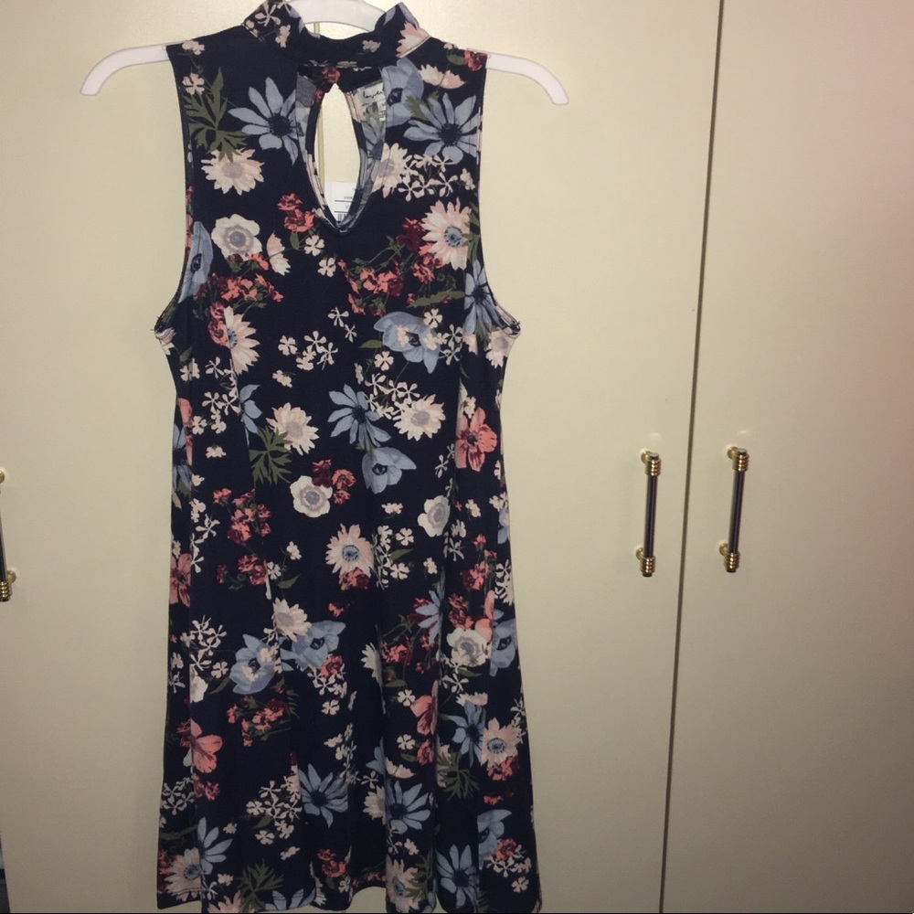 NWT SA Love Fire, Navy & Floral Dress w/ v neck